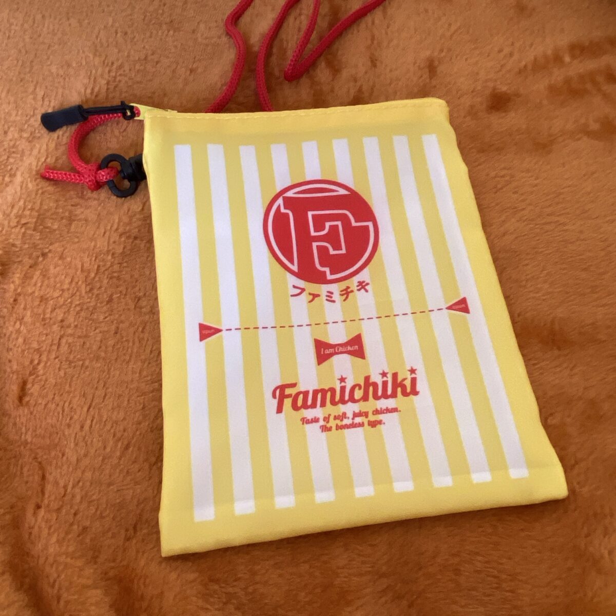 ファミチキのサコッシュ