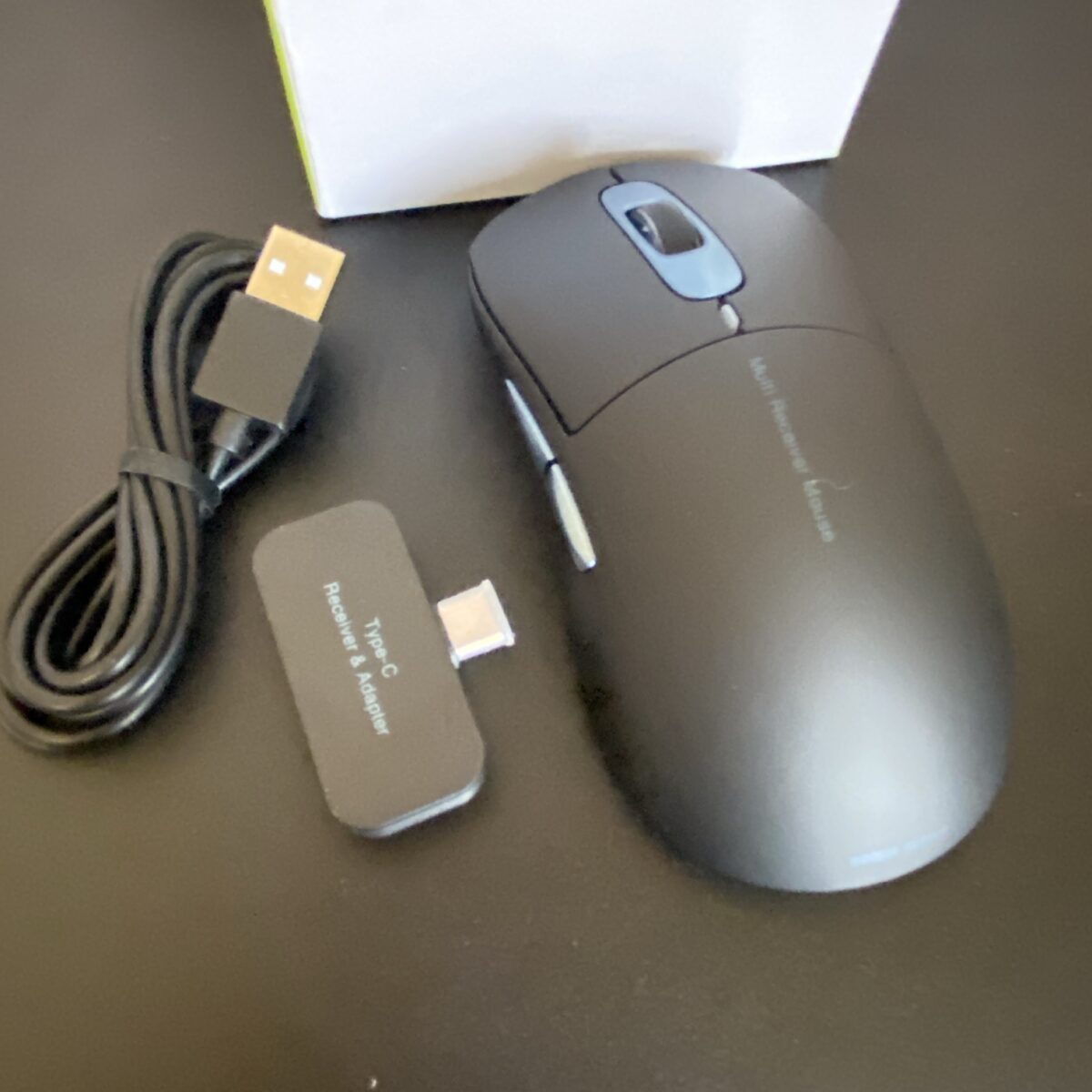 サンワのマウスはレシーバー一体型タイプもある