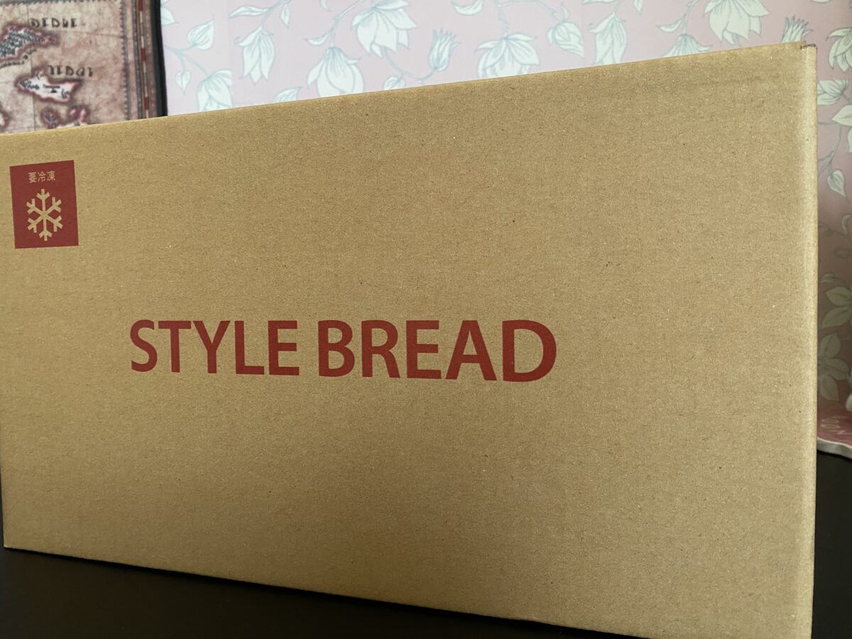 スタイルブレッド新春福袋2026が入っている段ボール