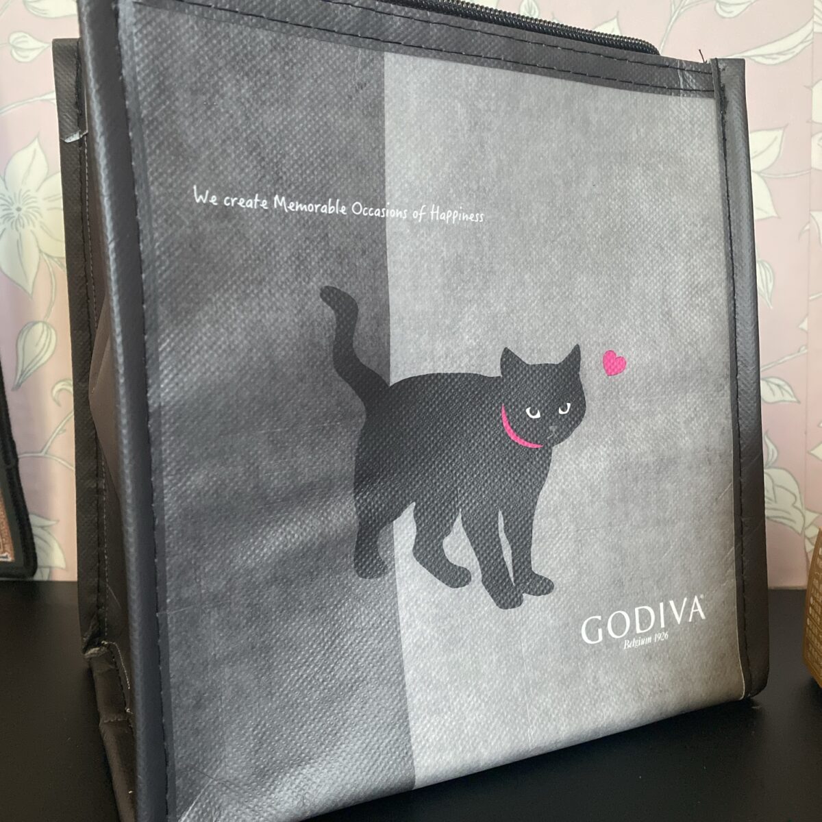 GODIVAのネコチャンポーチ