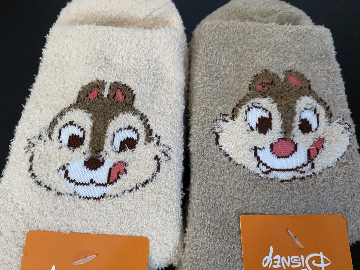 表情がかわいい靴下