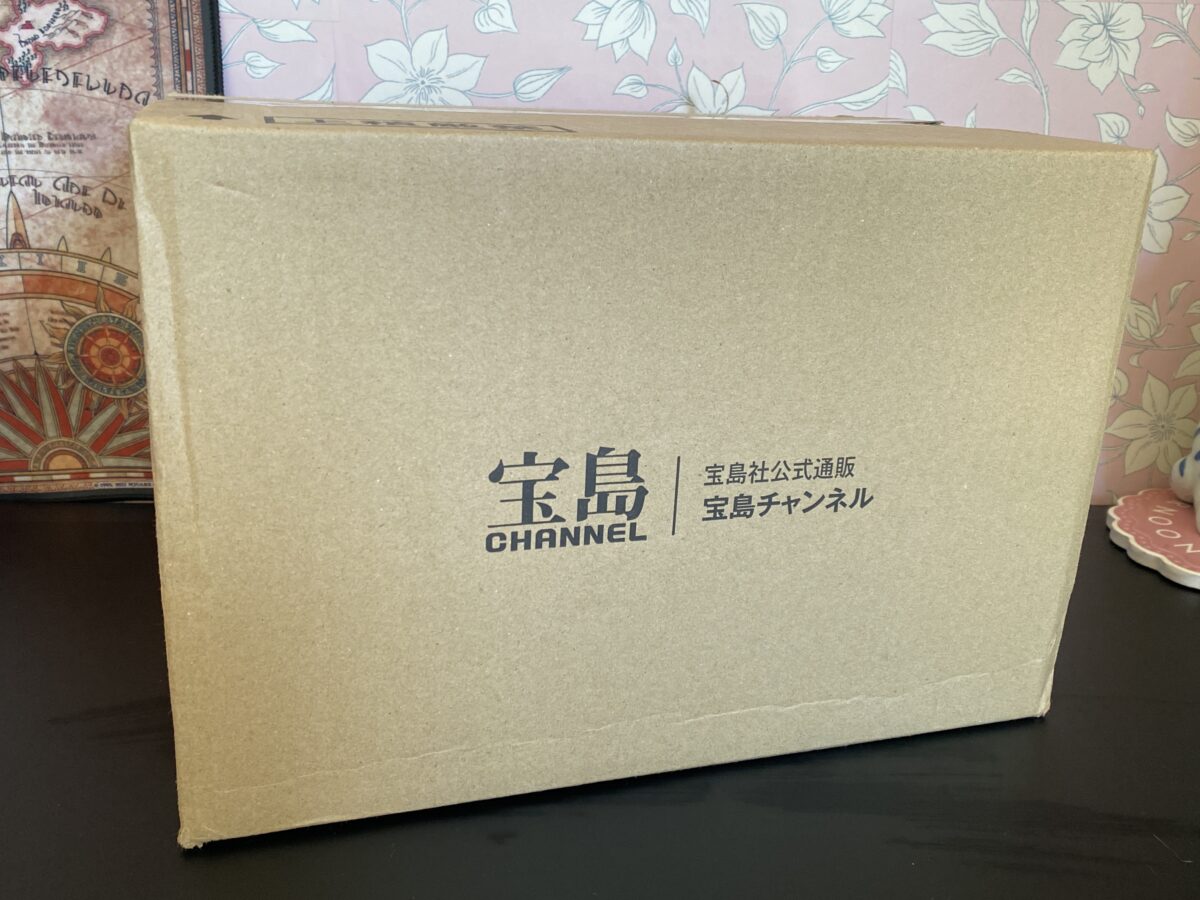宝島社の福袋が入った段ボール