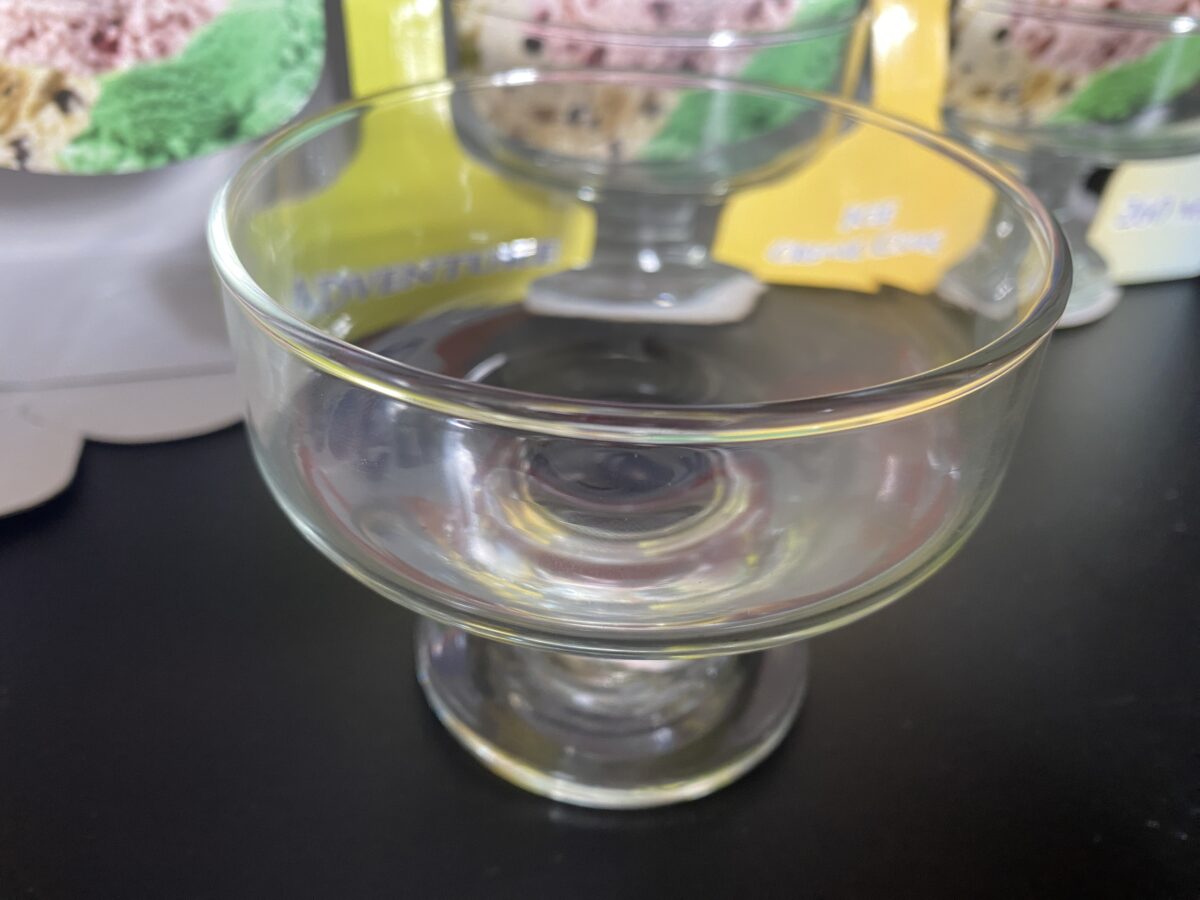 アイスクリームカップが福袋に入っていた