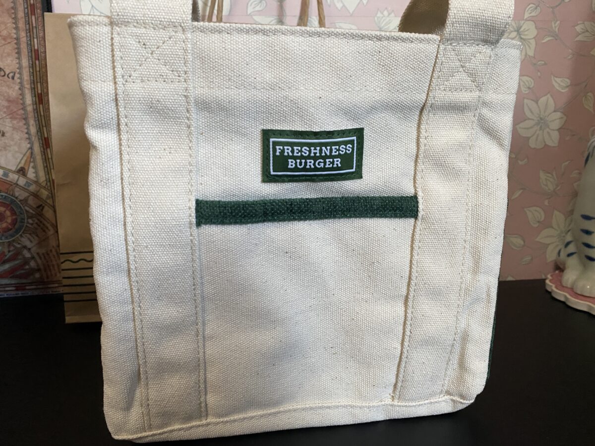 フレッシュネスバーガーのバッグ