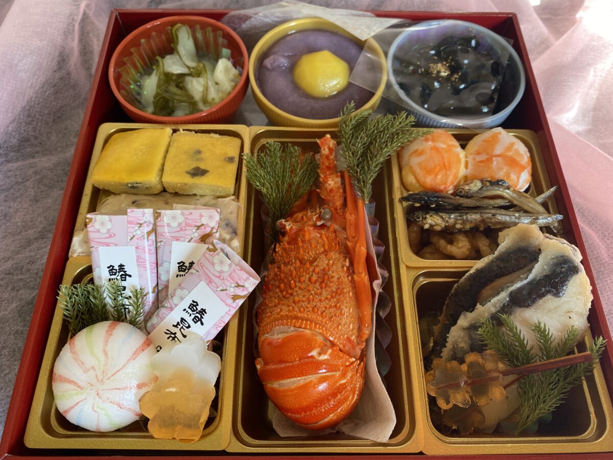 福袋おせちにはおおきなロブスターが入ってた