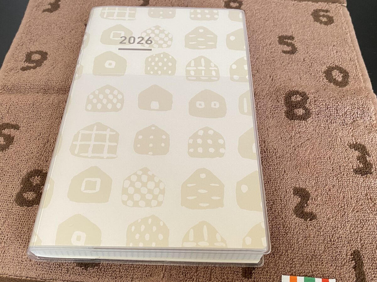 京都のテキスタイルブランド「SOU・SOU」とのコラボレーションしたハンドタオルと手帳