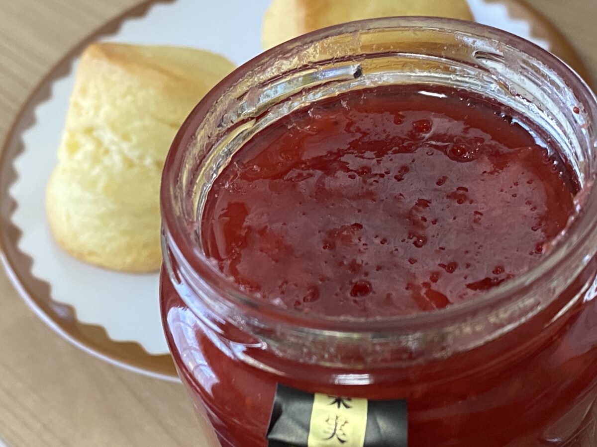 蓋を開けた瞬間、部屋に広がるイチゴの香り