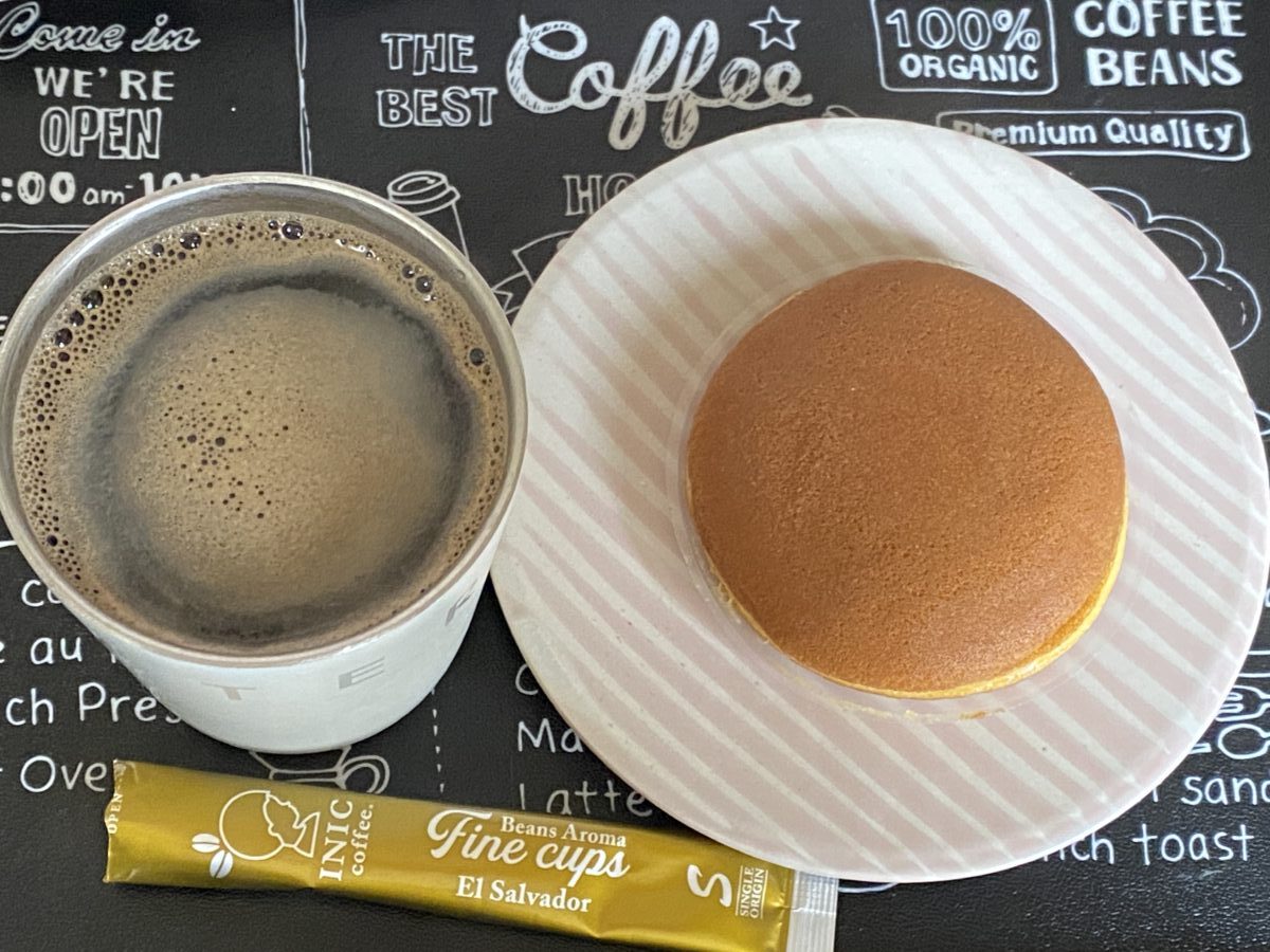 イニックコーヒーとどらやきのペアリングはカフェメゾンに入ってた組み合わせ