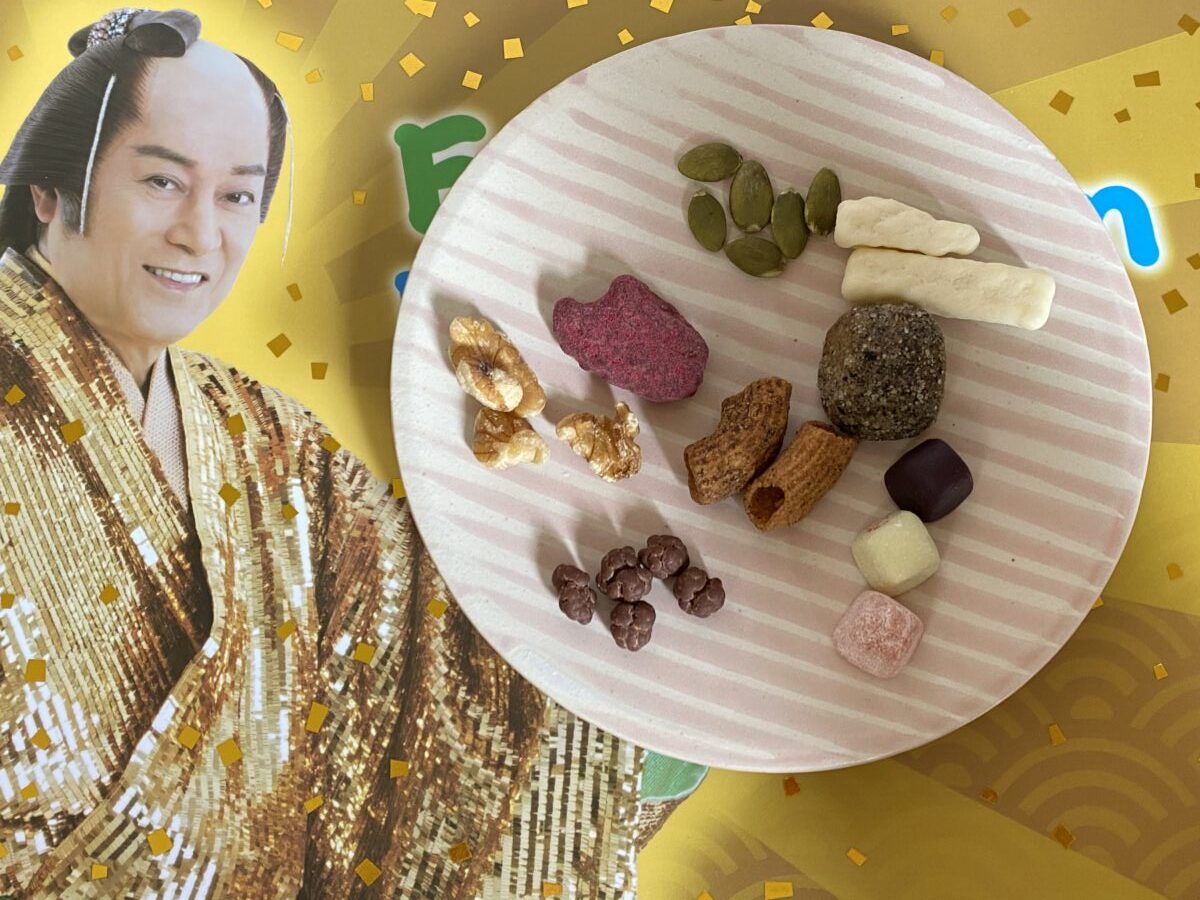 タマチャンショップのお菓子定期便タマラボ4月号のおやつを全種たべてみたという写真