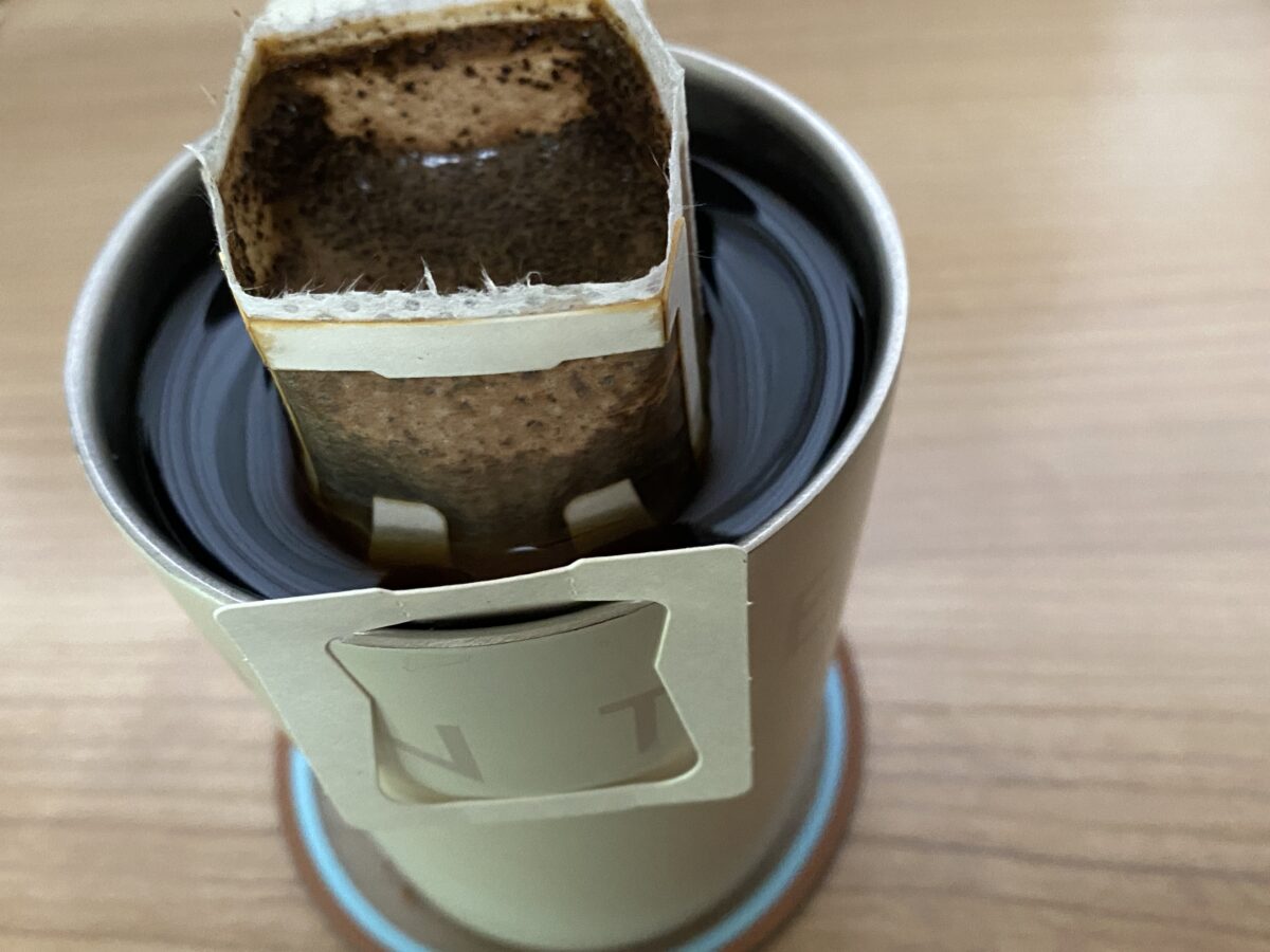 福袋に入っていたドリップコーヒーを飲む