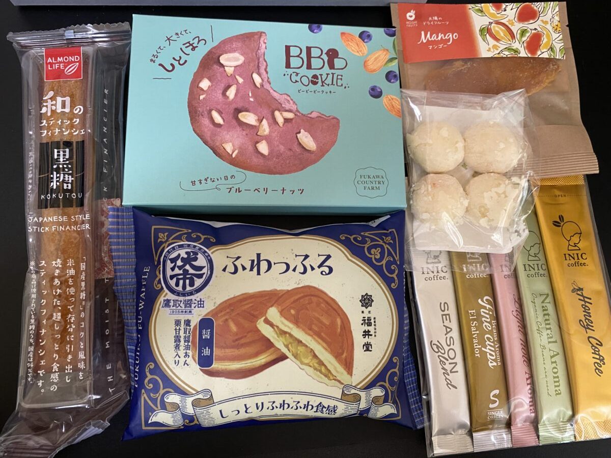 カフェメゾン8月号のおやつと珈琲の定期便とどいた