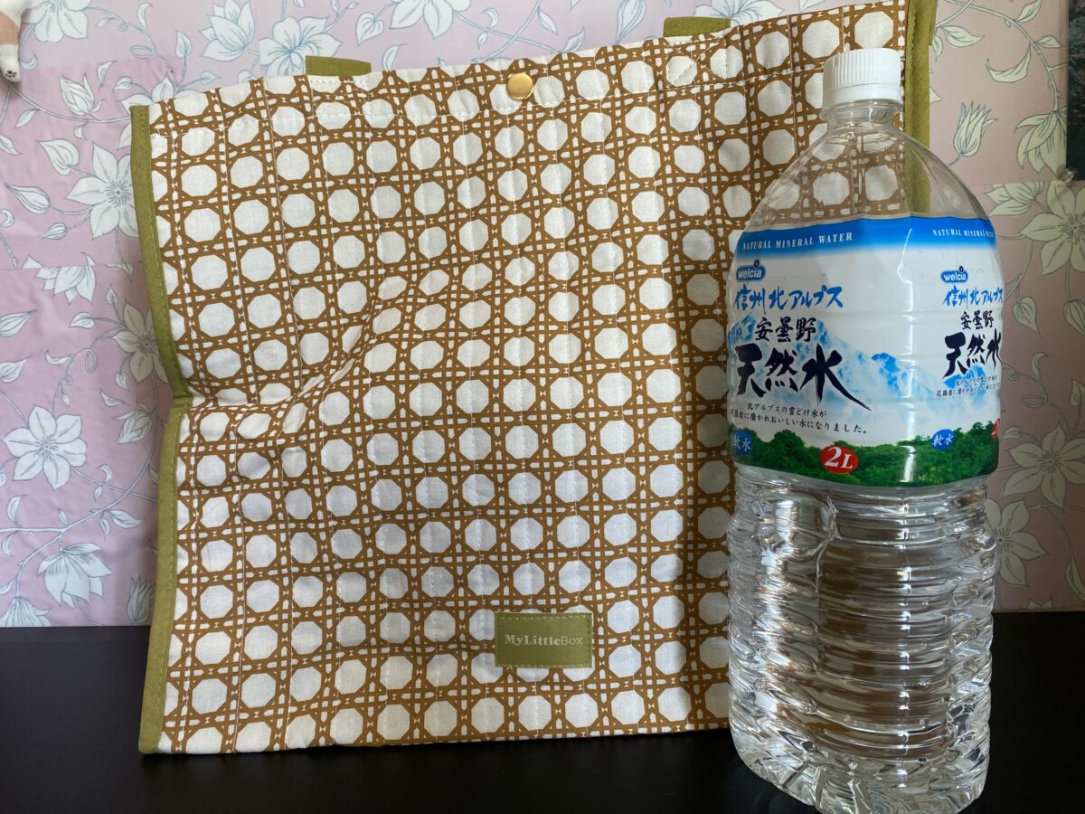 ペットボトルも入るデカさ